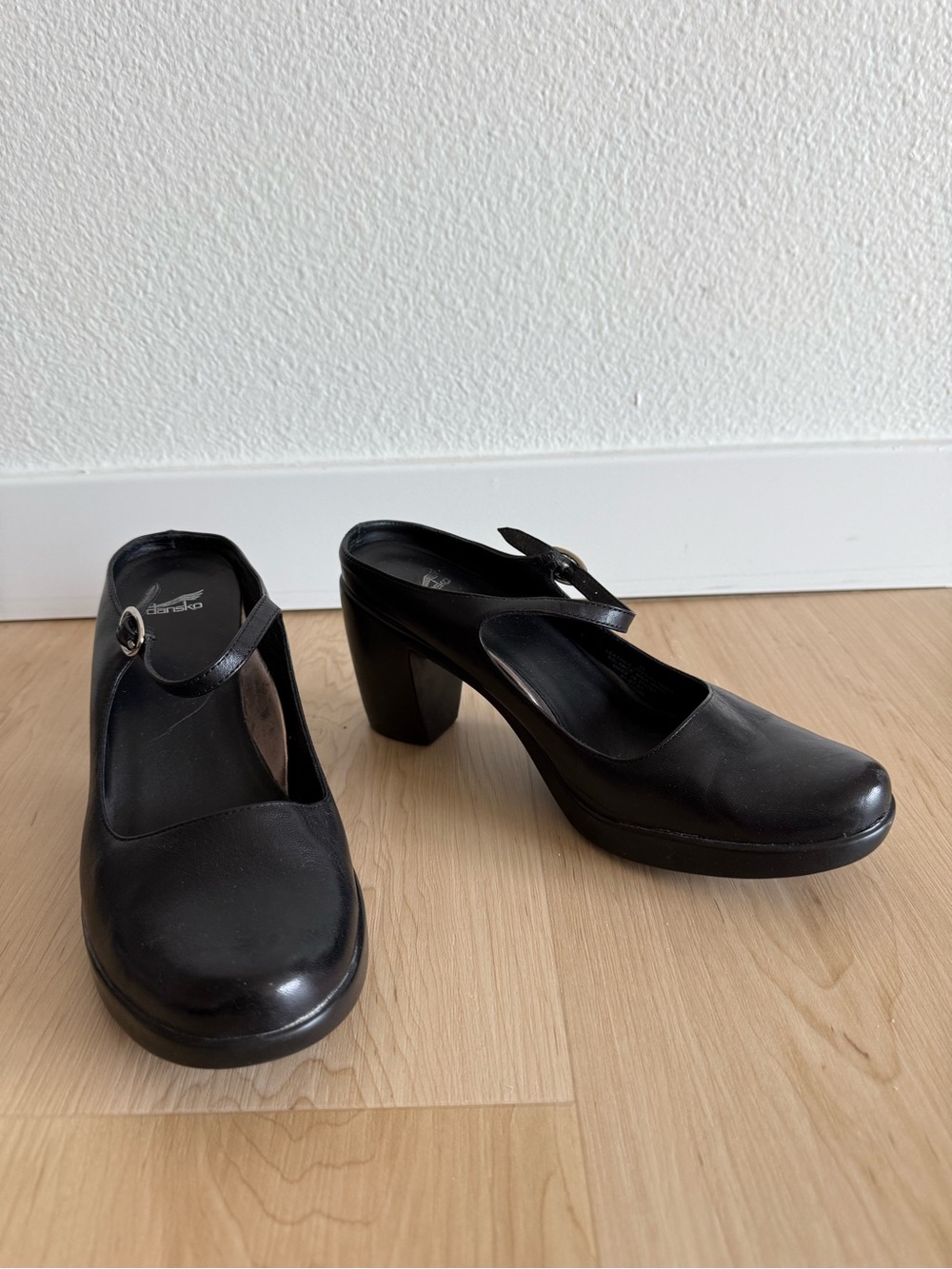 Dansko Trixie Mary Jane Clog Mules Womens 39 Black Leather Platform Heel Shoes